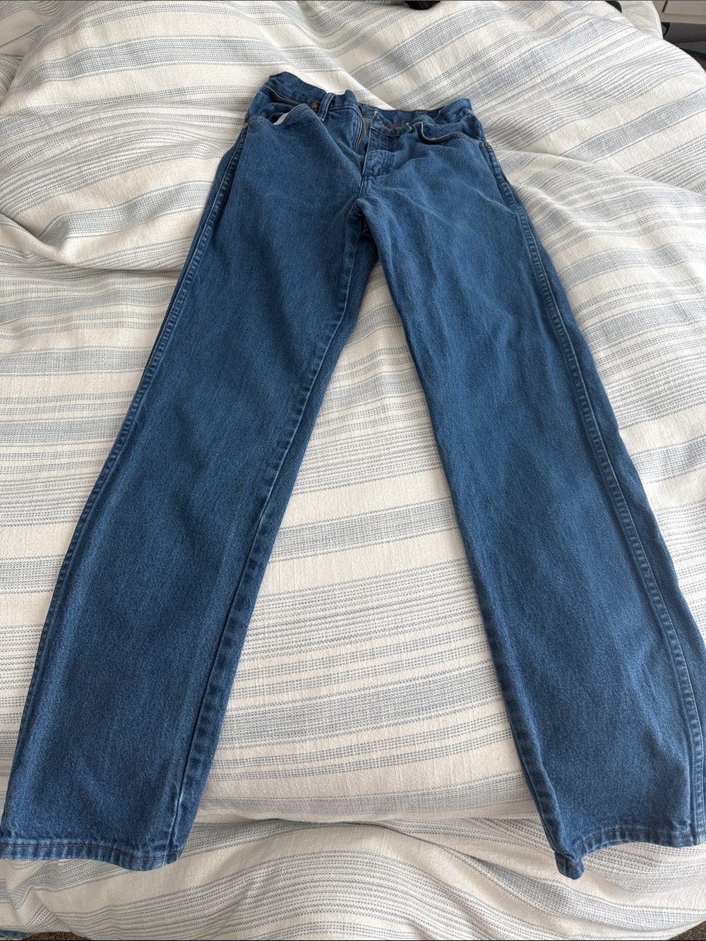 Wrangler Straight-Leg Women's Jeans in Medium Blue Wash